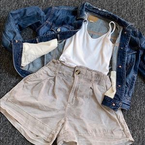 Green Twill mom shorts 😍💚